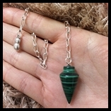 Pendule en pierre naturelle vert